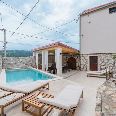 Villa Marisan Брибир Екстериор снимка