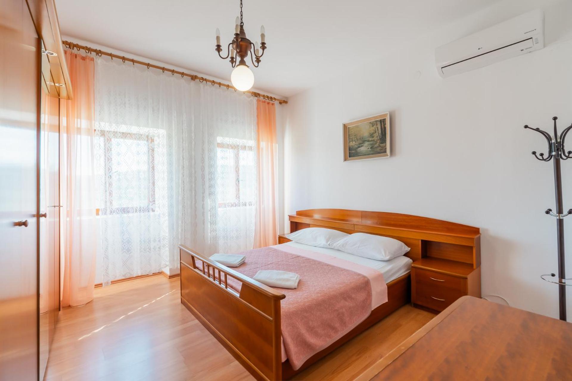 Villa Marisan Брибир Екстериор снимка