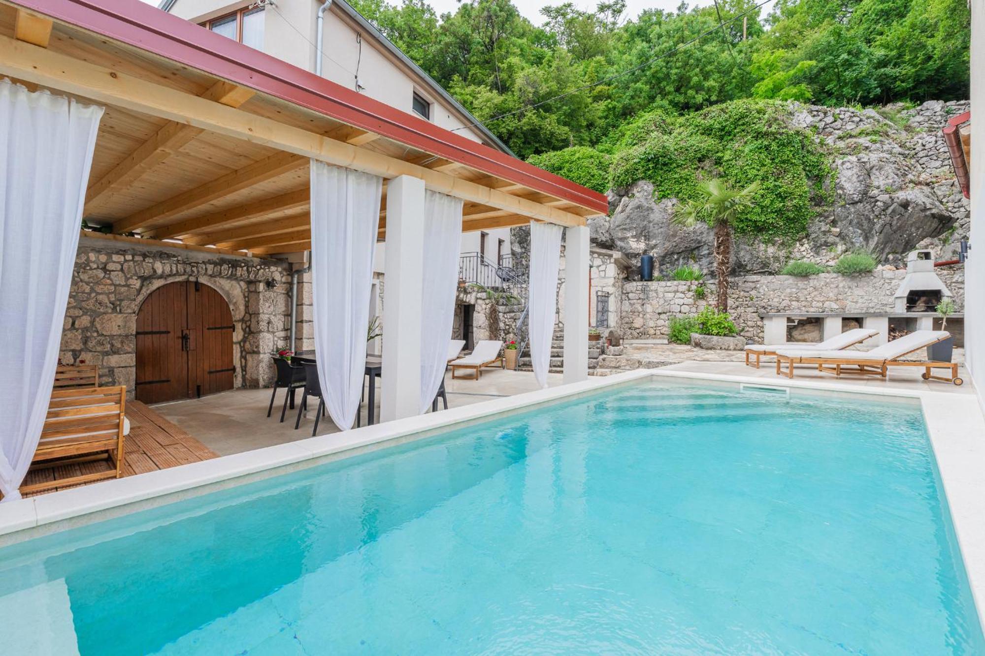Villa Marisan Брибир Екстериор снимка